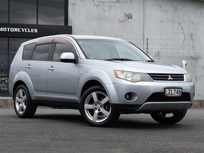 2006 Mitsubishi Outlander - Thumbnail