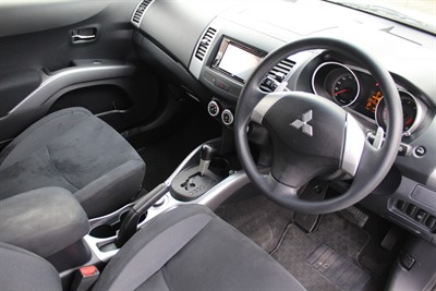 2006 Mitsubishi Outlander - Thumbnail