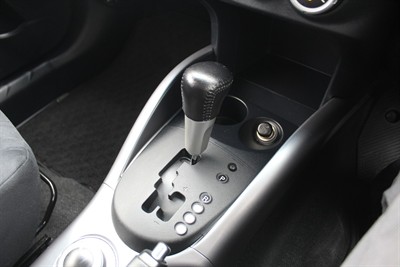 2006 Mitsubishi Outlander - Thumbnail