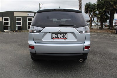 2006 Mitsubishi Outlander - Thumbnail