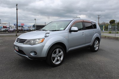 2006 Mitsubishi Outlander - Thumbnail
