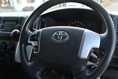 2017 Toyota Hiace - Thumbnail