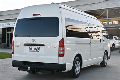 2017 Toyota Hiace - Thumbnail