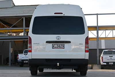 2017 Toyota Hiace - Thumbnail