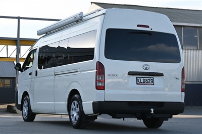 2017 Toyota Hiace - Thumbnail