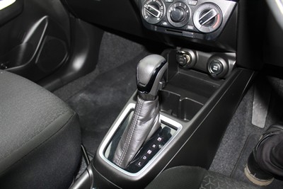 2022 Suzuki Swift - Thumbnail