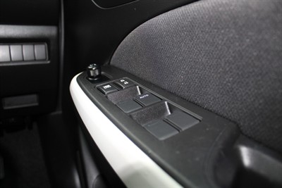 2022 Suzuki Swift - Thumbnail