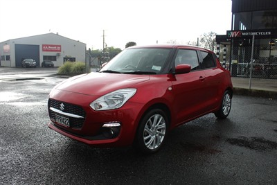 2022 Suzuki Swift - Thumbnail