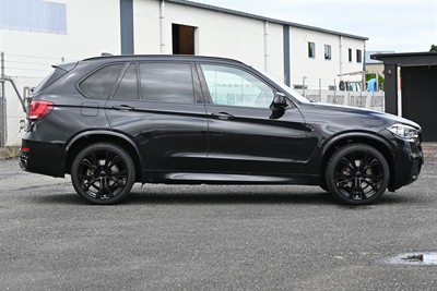 2017 BMW X5 - Thumbnail