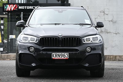 2017 BMW X5 - Thumbnail