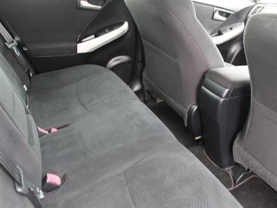 2015 Toyota Prius - Thumbnail