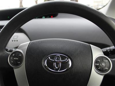 2015 Toyota Prius - Thumbnail