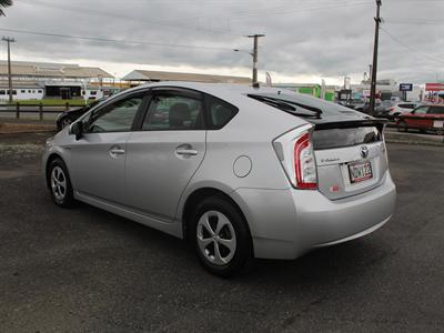 2015 Toyota Prius - Thumbnail