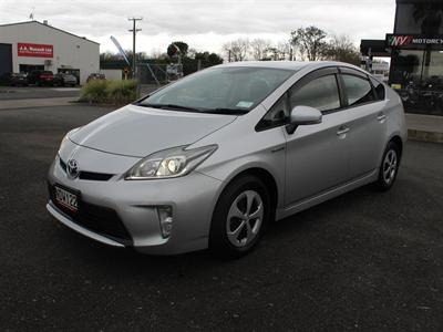 2015 Toyota Prius - Thumbnail