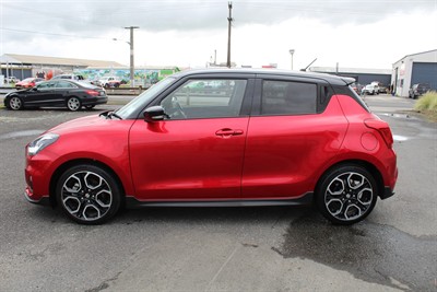 2021 Suzuki Swift - Thumbnail