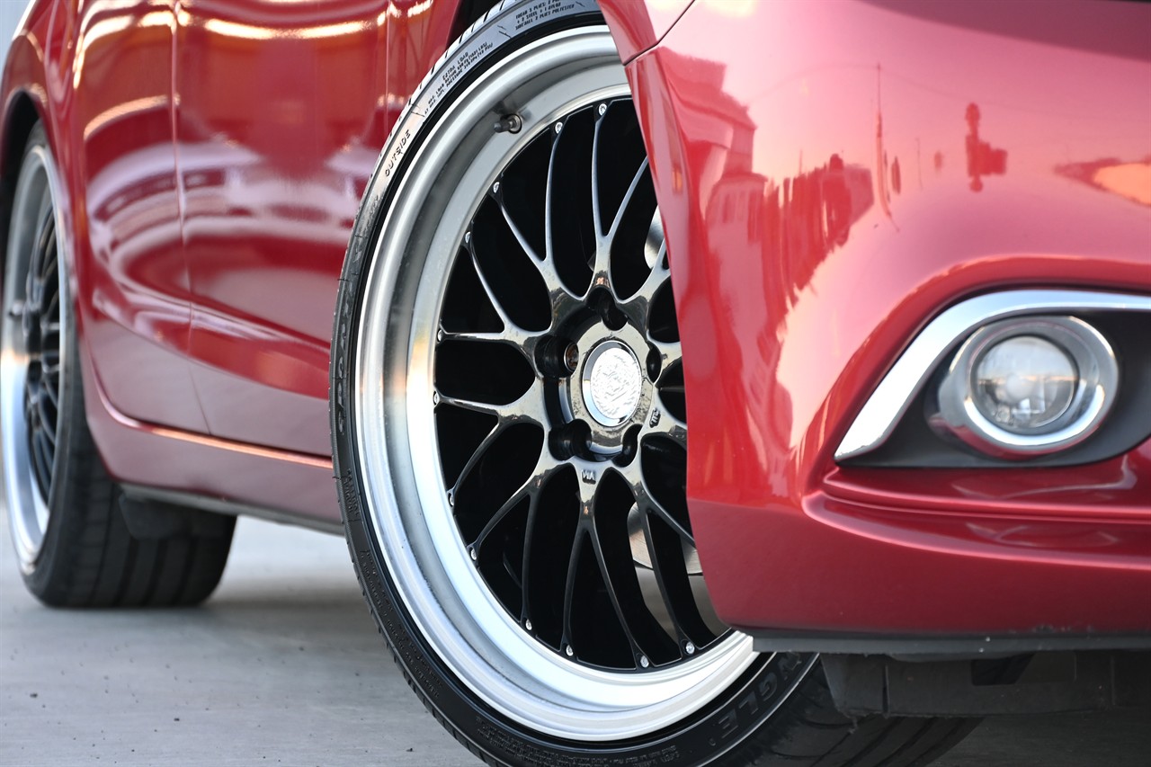 2014 Mazda Atenza
