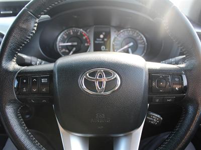 2022 Toyota Hilux - Thumbnail