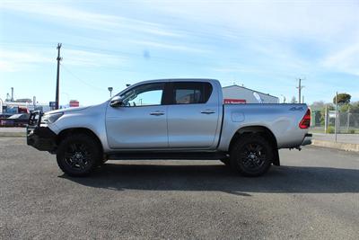 2022 Toyota Hilux - Thumbnail