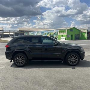2016 Jeep Grand Cherokee - Thumbnail