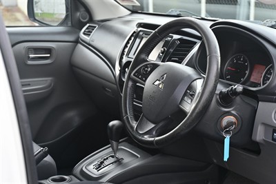 2015 Mitsubishi Triton - Thumbnail