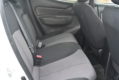 2015 Mitsubishi Triton - Thumbnail