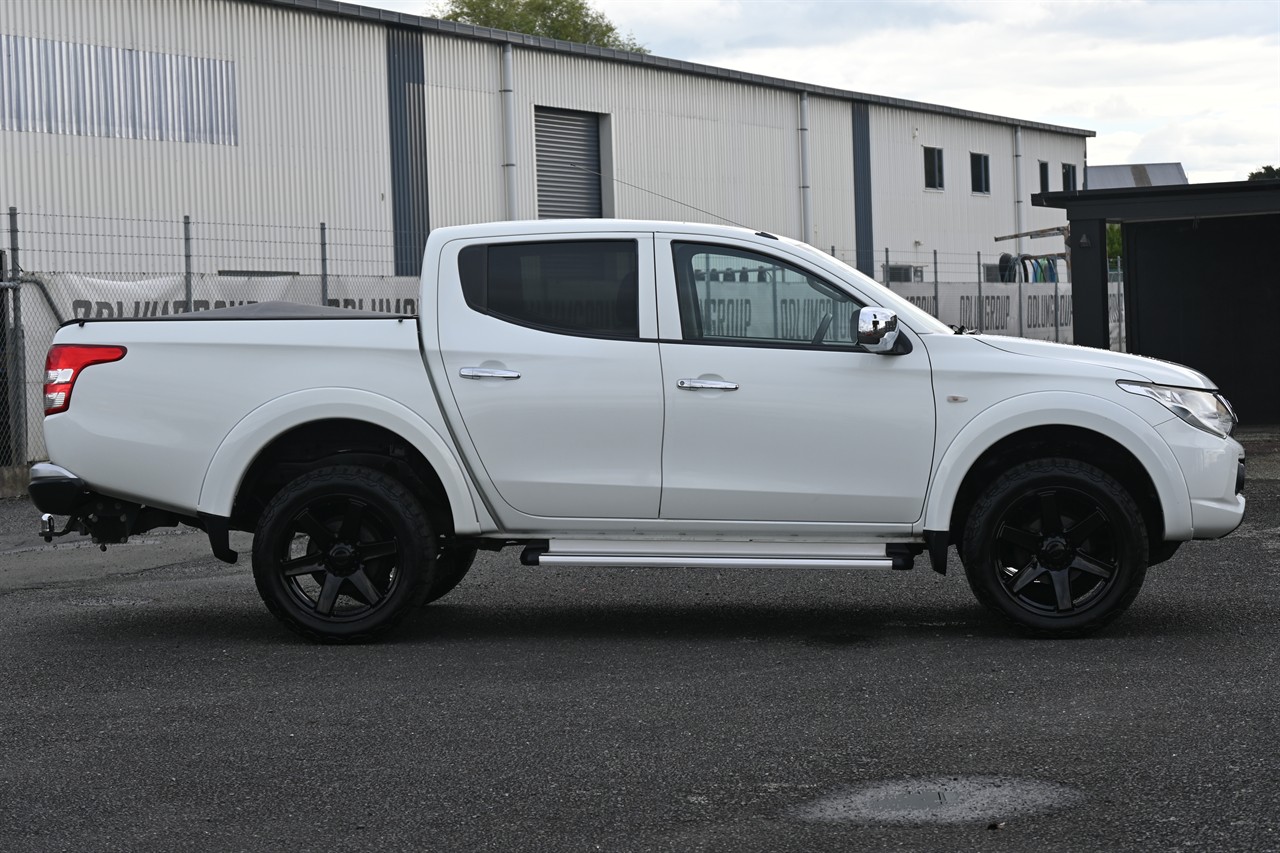 2015 Mitsubishi Triton