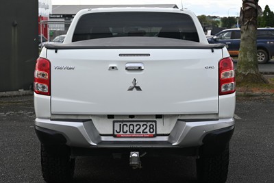 2015 Mitsubishi Triton - Thumbnail