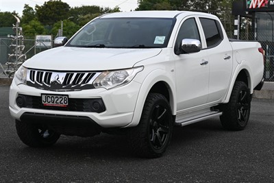 2015 Mitsubishi Triton - Thumbnail