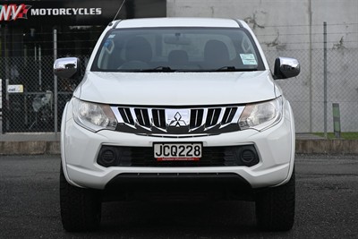 2015 Mitsubishi Triton - Thumbnail