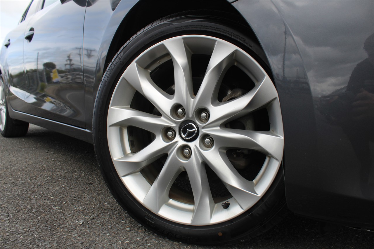 2014 Mazda Axela