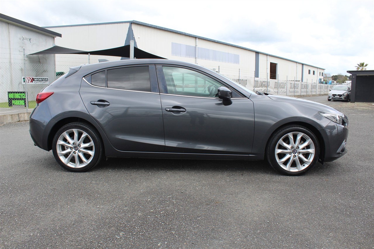 2014 Mazda Axela