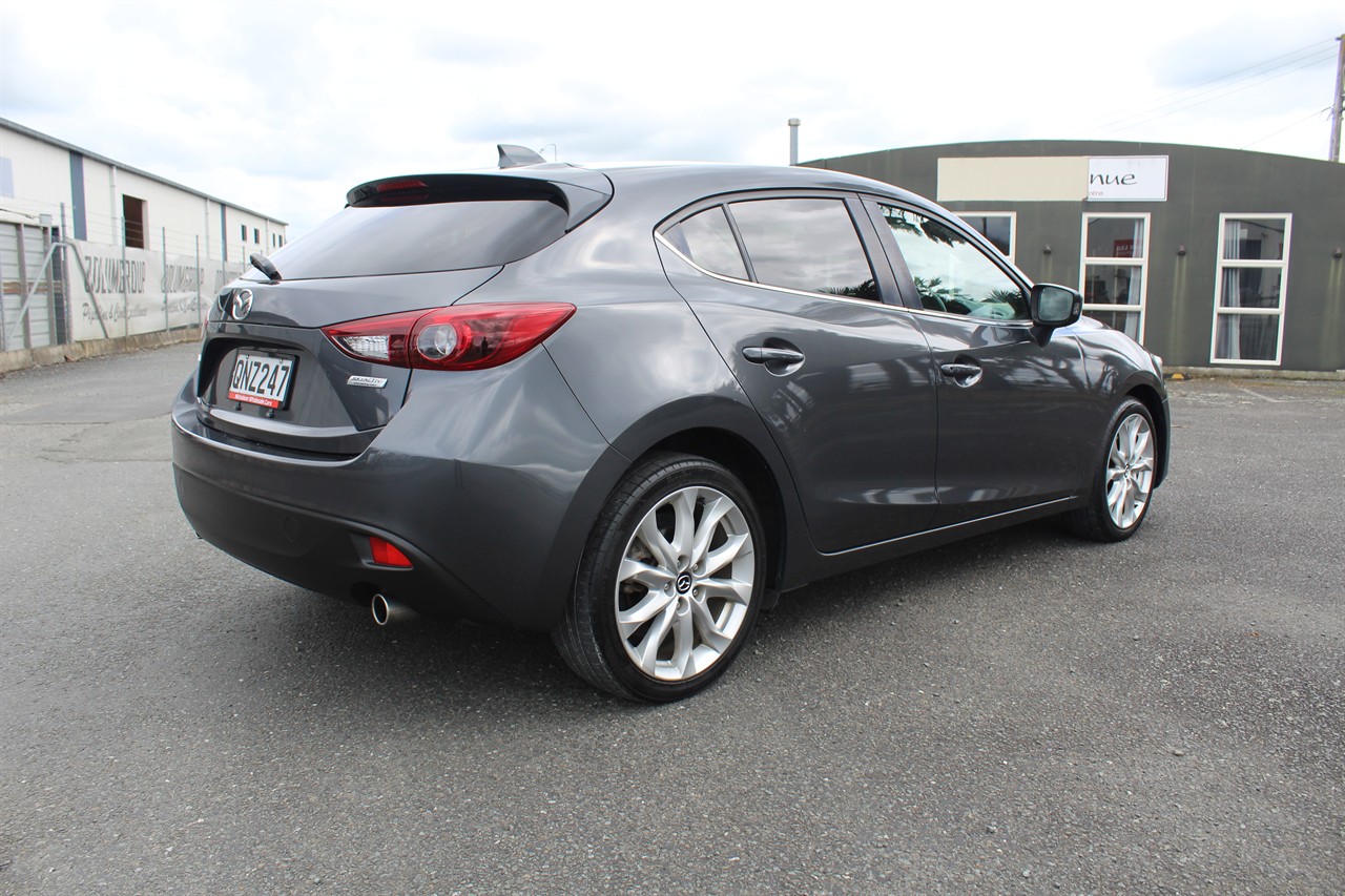 2014 Mazda Axela