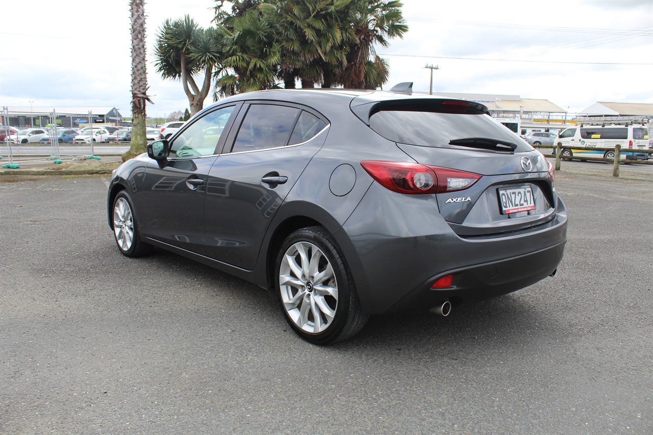 2014 Mazda Axela