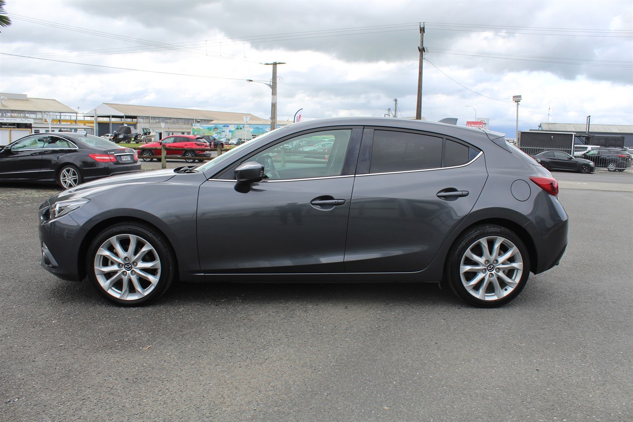 2014 Mazda Axela