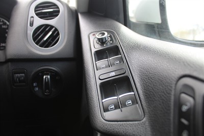 2014 Volkswagen Tiguan - Thumbnail