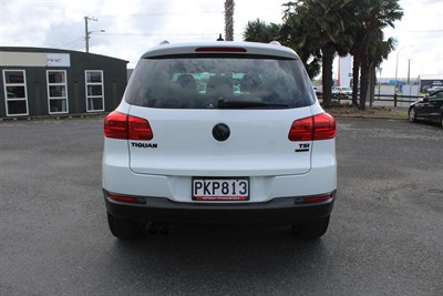 2014 Volkswagen Tiguan - Thumbnail