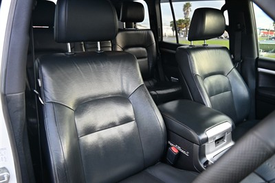 2015 Toyota Landcruiser - Thumbnail