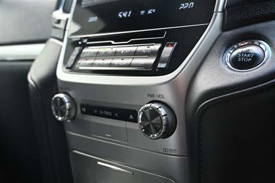 2015 Toyota Landcruiser - Thumbnail