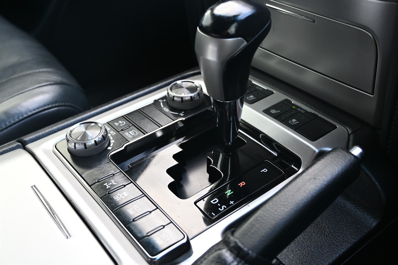 2015 Toyota Landcruiser