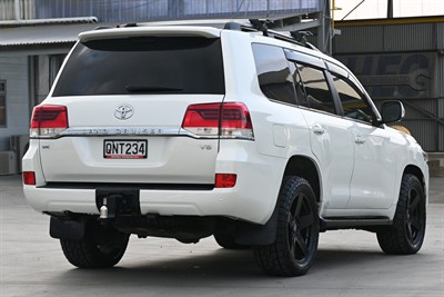 2015 Toyota Landcruiser - Thumbnail