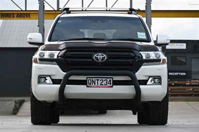 2015 Toyota Landcruiser - Thumbnail