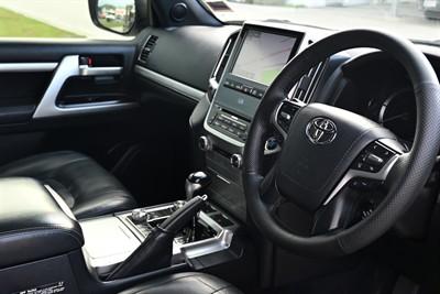 2015 Toyota Landcruiser - Thumbnail