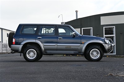 2002 Nissan Patrol - Thumbnail
