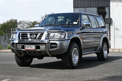2002 Nissan Patrol - Thumbnail