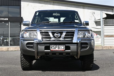 2002 Nissan Patrol - Thumbnail