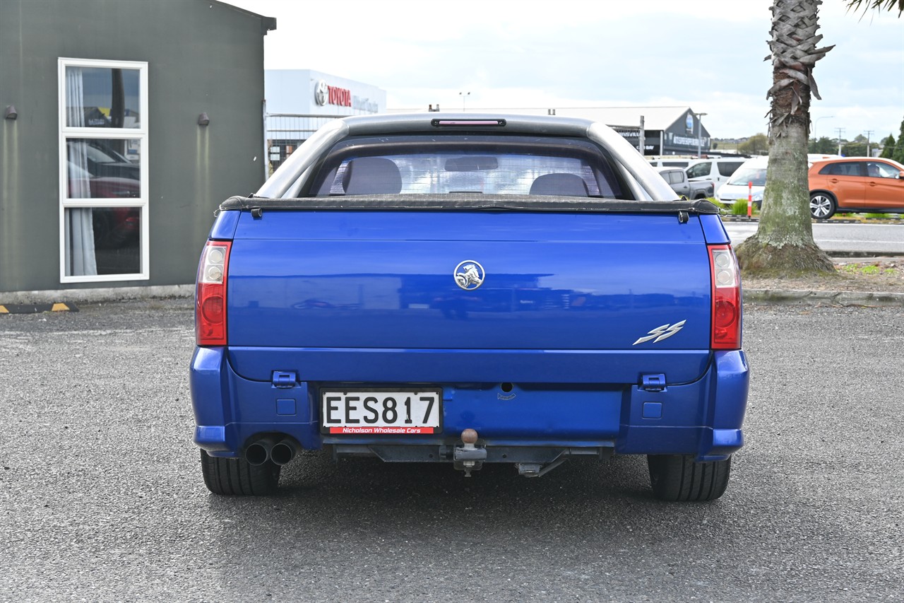 2005 Holden Commodore