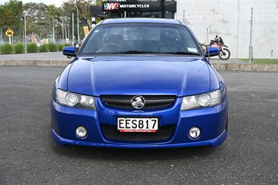 2005 Holden Commodore - Thumbnail