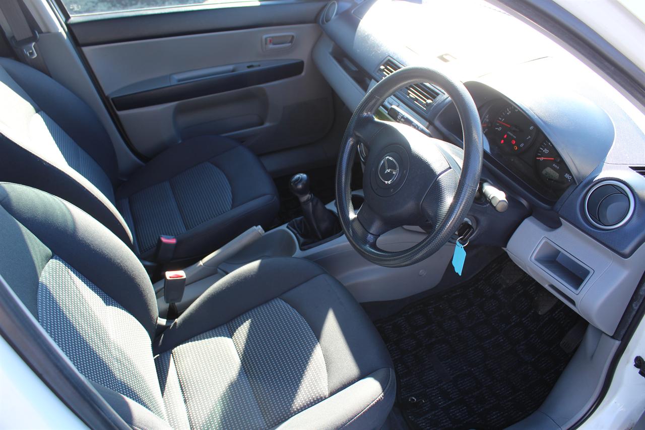 2005 Mazda Demio
