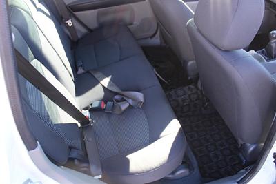 2005 Mazda Demio - Thumbnail
