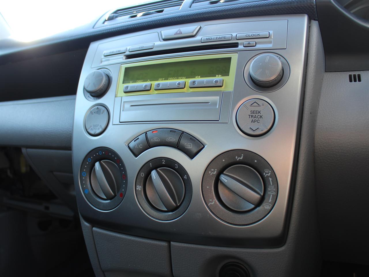2005 Mazda Demio